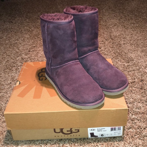 UGG Shoes - EUC Authentic UGG classic short boot